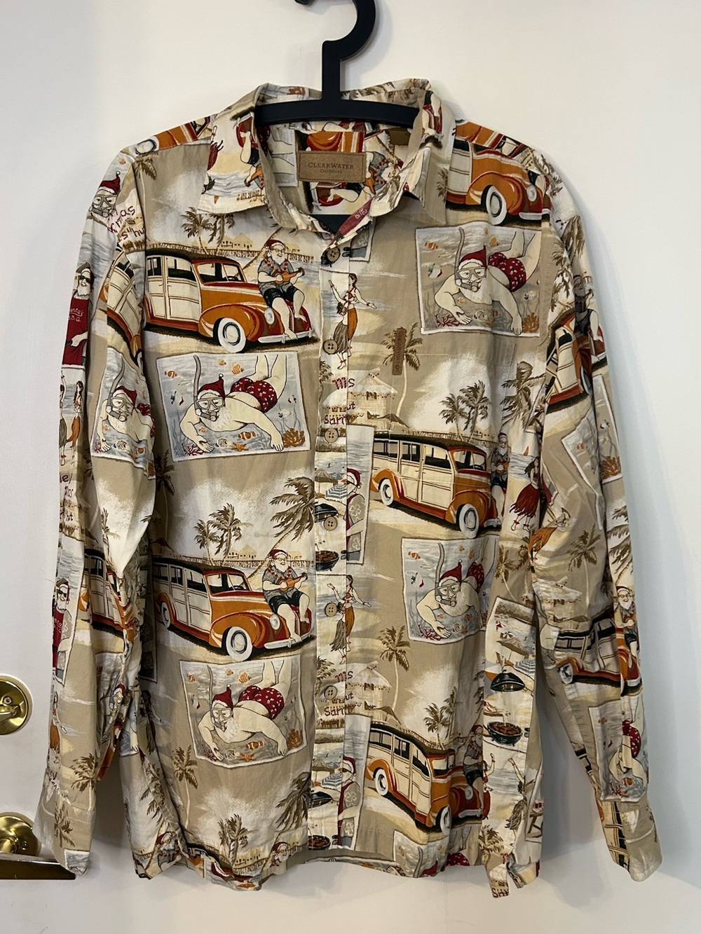 Clearwater Outfitters Mens Santa on Vacation Button-Down Shirt Beige & Brown L